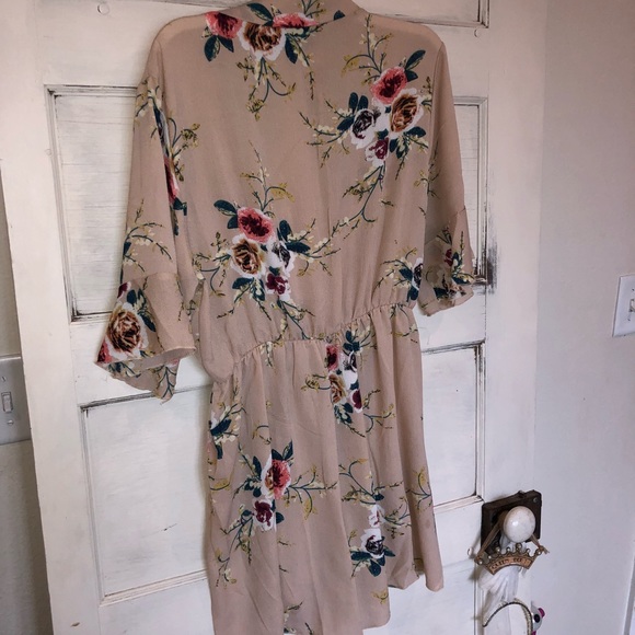 Floral Romoer - Picture 2 of 2